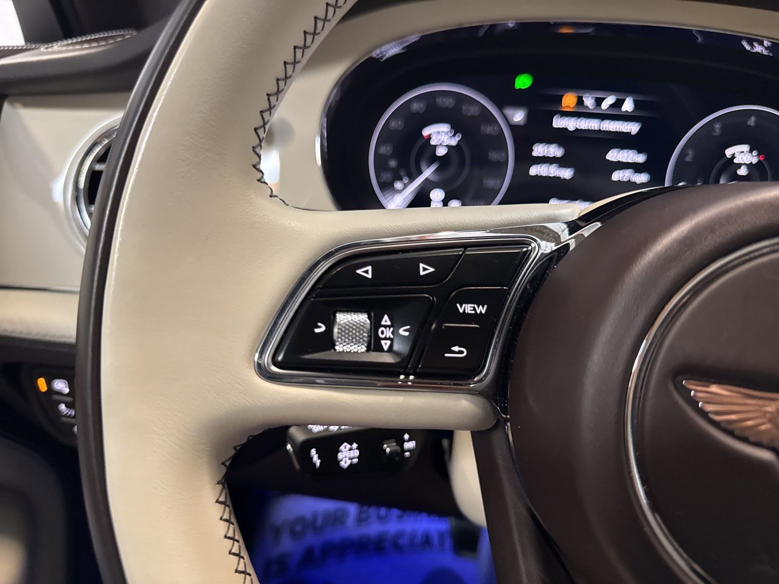 Used 2023 Bentley Bentayga Extended Wheelbase image 45