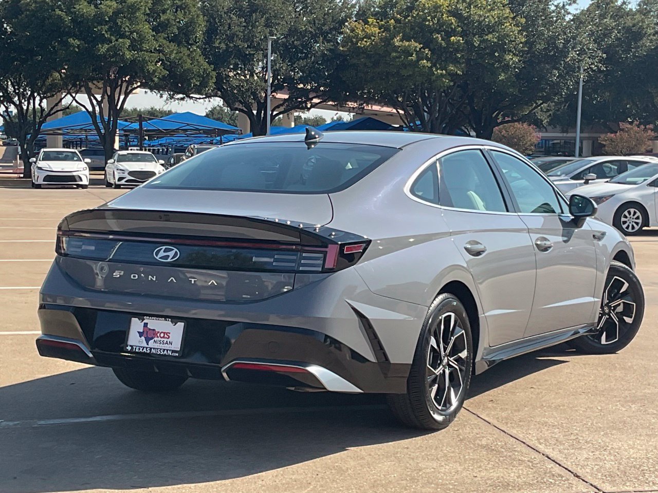 Used 2025 Hyundai Sonata SEL FWD image 4