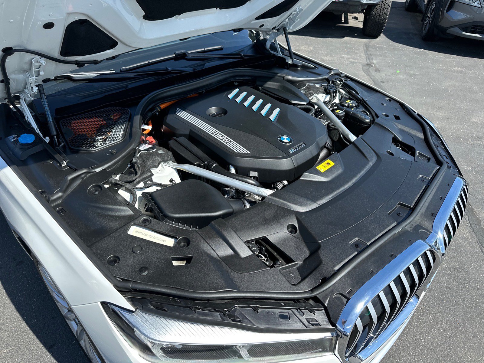 Used 2020 BMW 745e xDrive AWD/4WD image 17