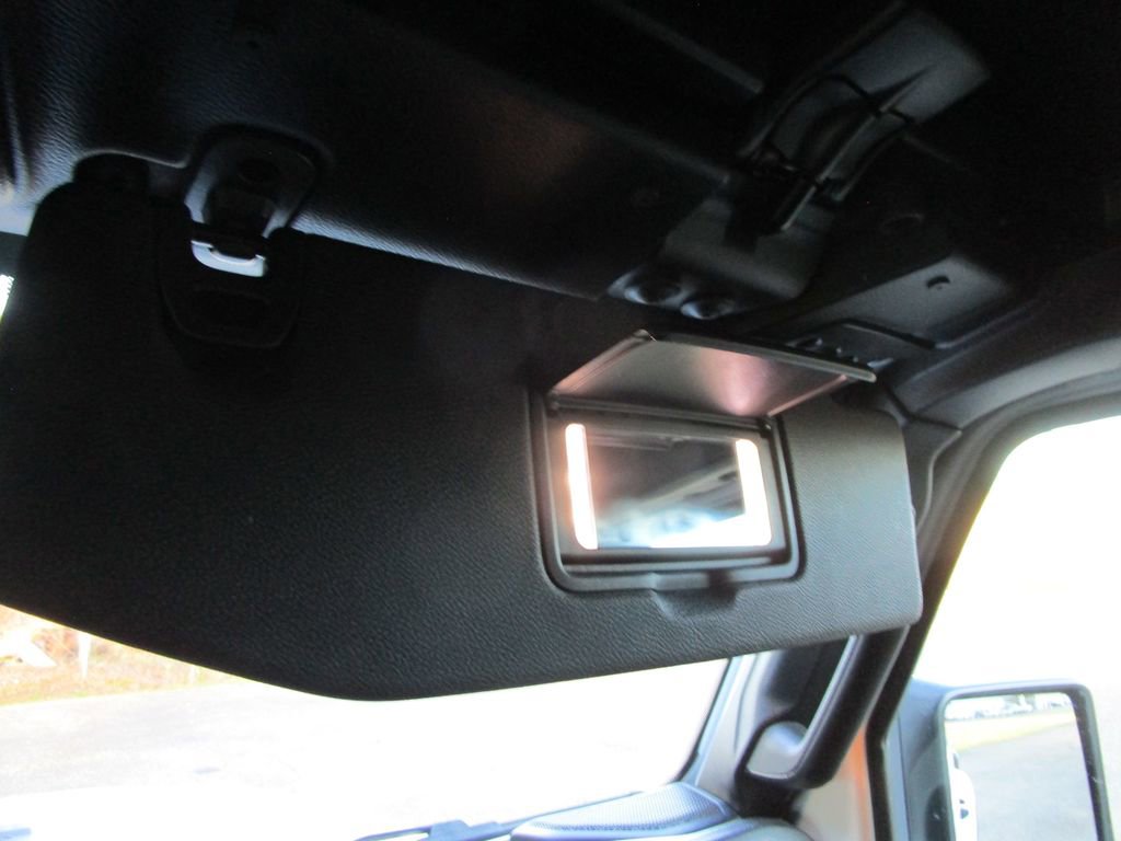 Used 2024 Jeep Gladiator Willys image 47