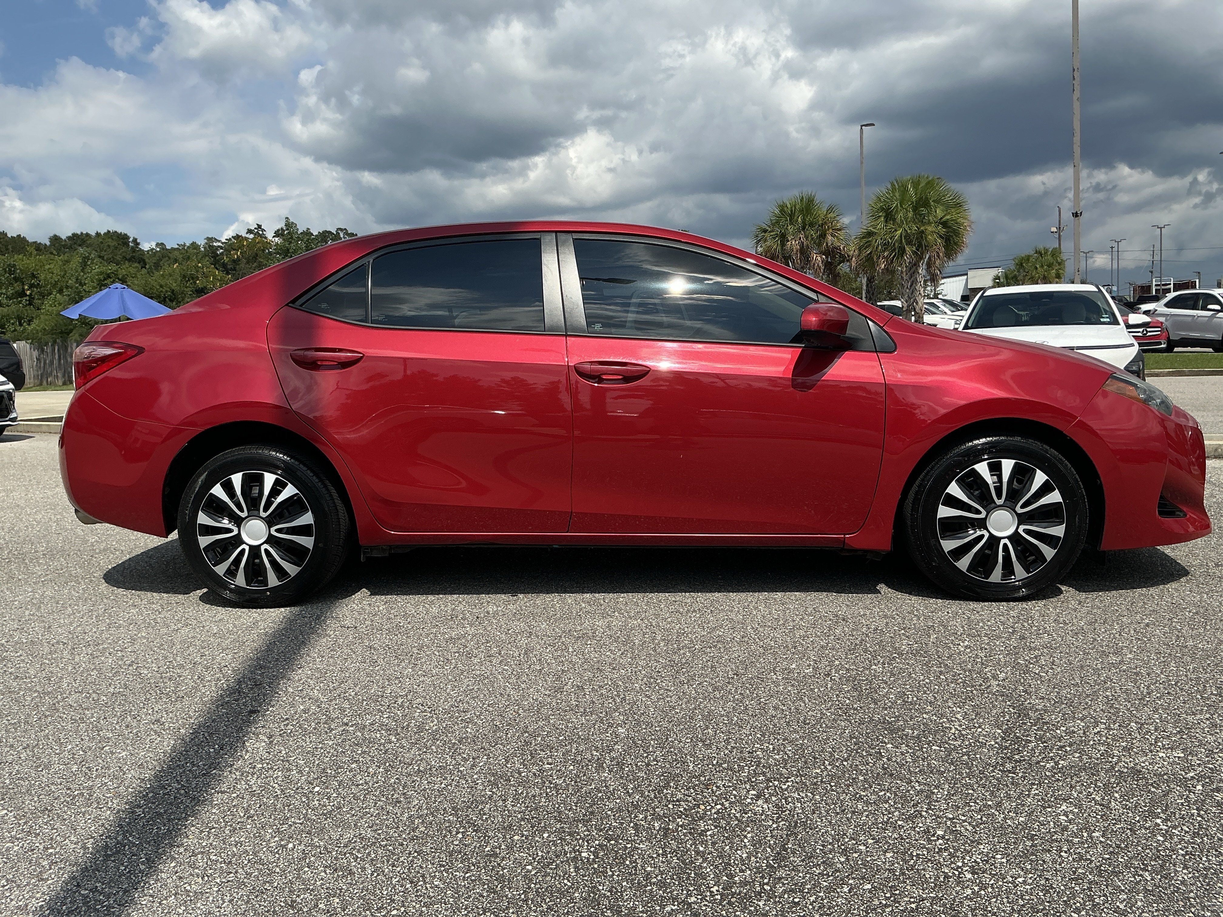 Used 2018 Toyota Corolla LE FWD image 6