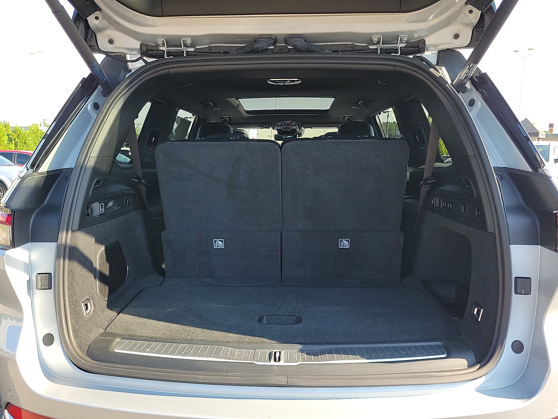 Used 2024 Jeep Grand Cherokee L Overland w/ Advanced Protech Group III image 7