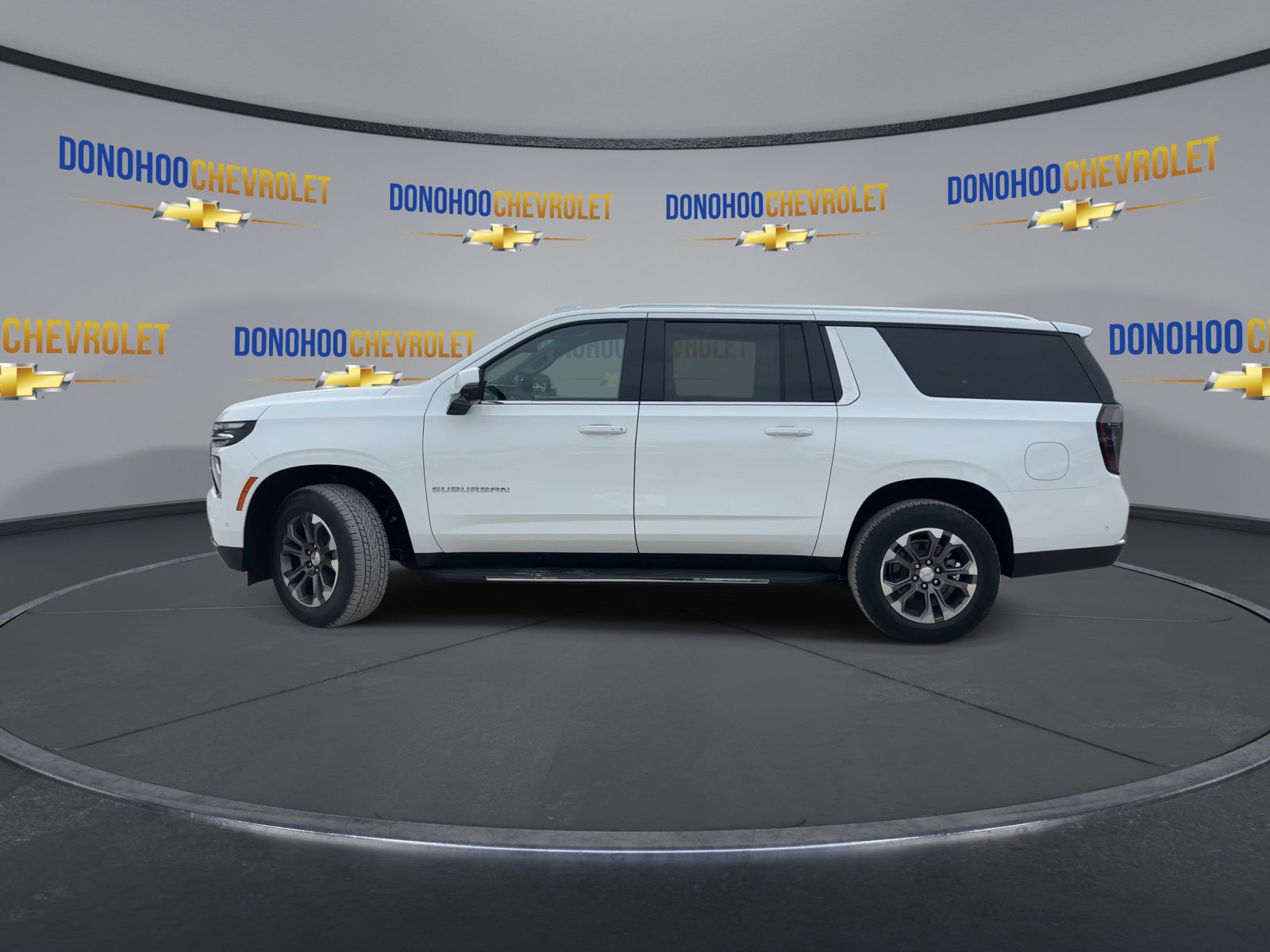 New 2026 Chevrolet Suburban LT image 8