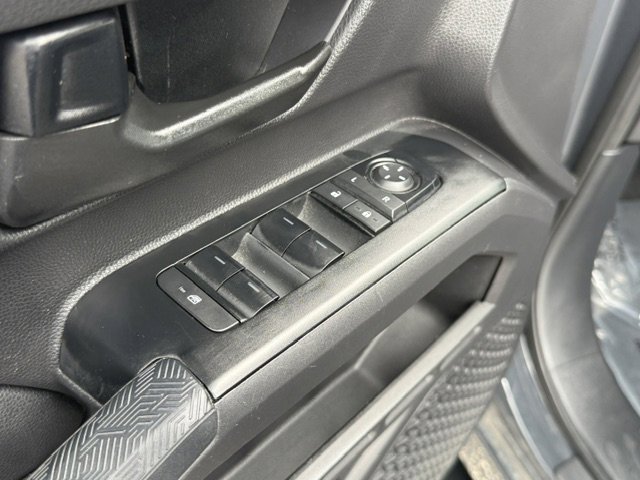 Used 2025 Toyota Tacoma SR image 11