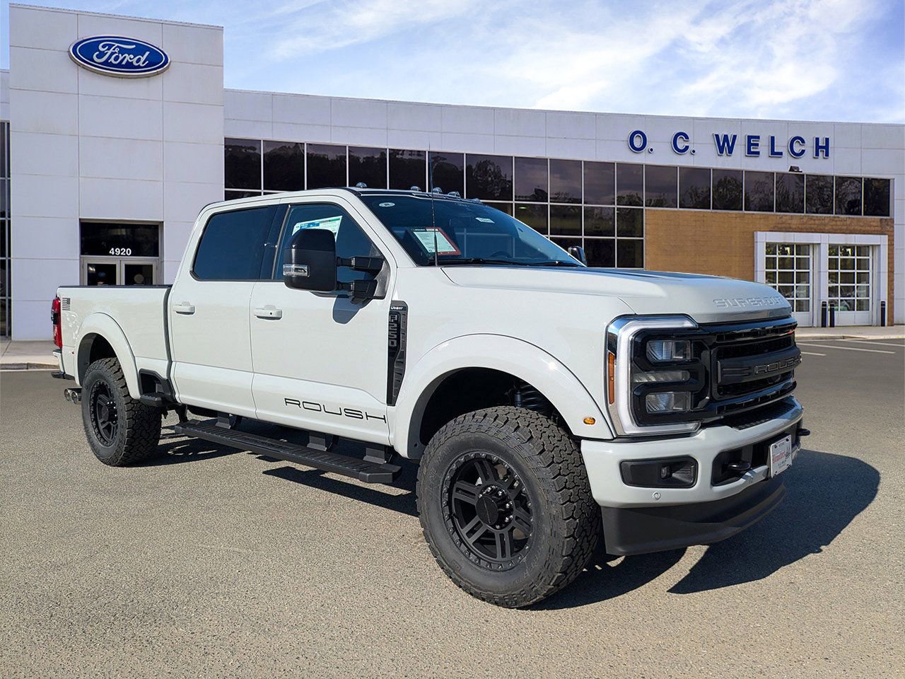 New 2026 Ford F250 Lariat w/ Black Appearance Package
