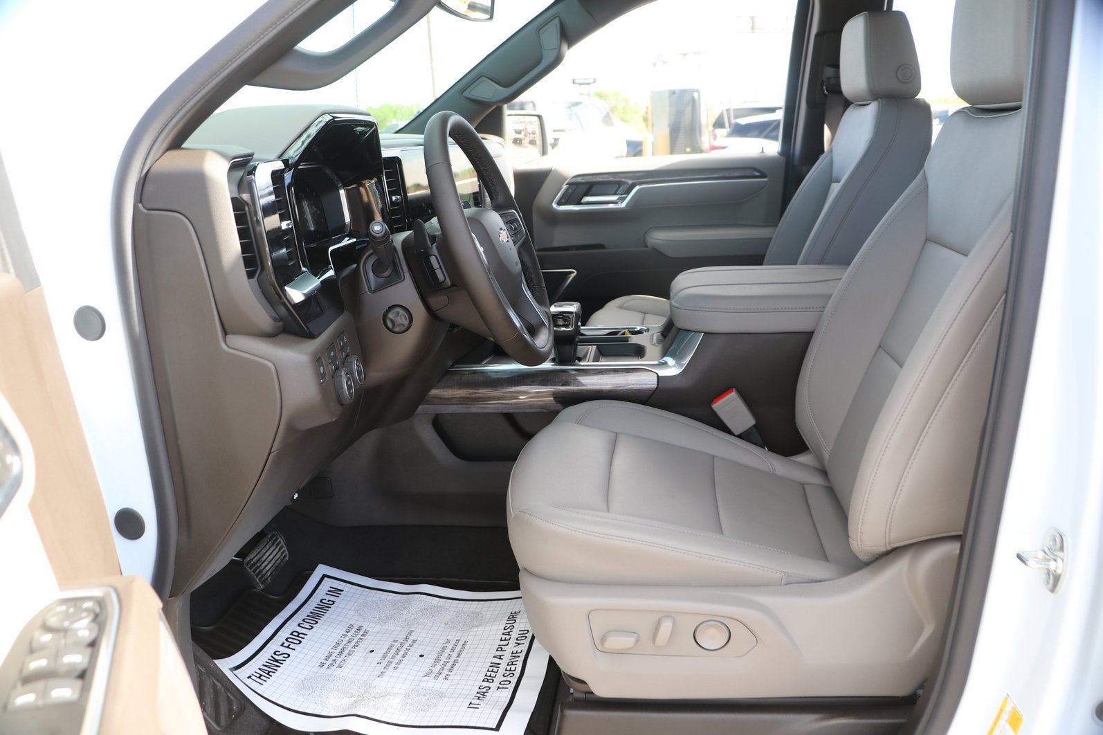 New 2026 Chevrolet Silverado 1500 LTZ w/ LTZ Convenience Package II AWD/4WD image 13