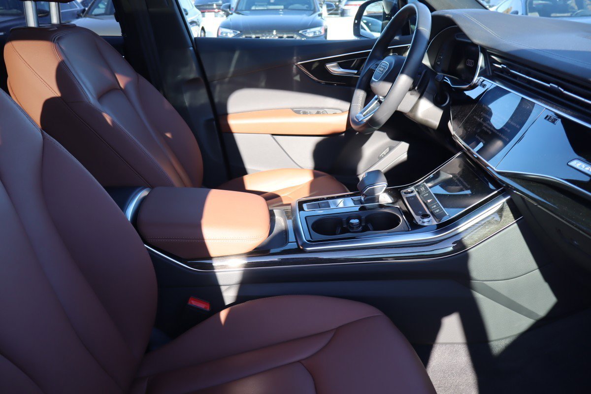 Used 2023 Audi Q7 3.0T Premium w/ Convenience Package image 13