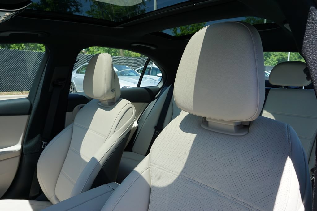 Certified 2025 Mercedes-Benz C 300 Sedan image 38