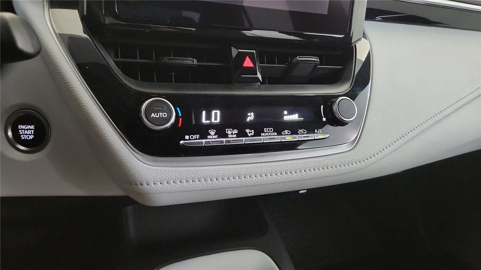 Used 2024 Toyota Corolla SE FWD image 25
