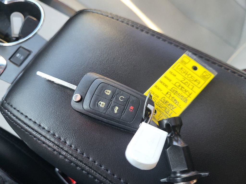 Used 2017 Chevrolet Equinox Premier w/ Enhanced Convenience Package image 2
