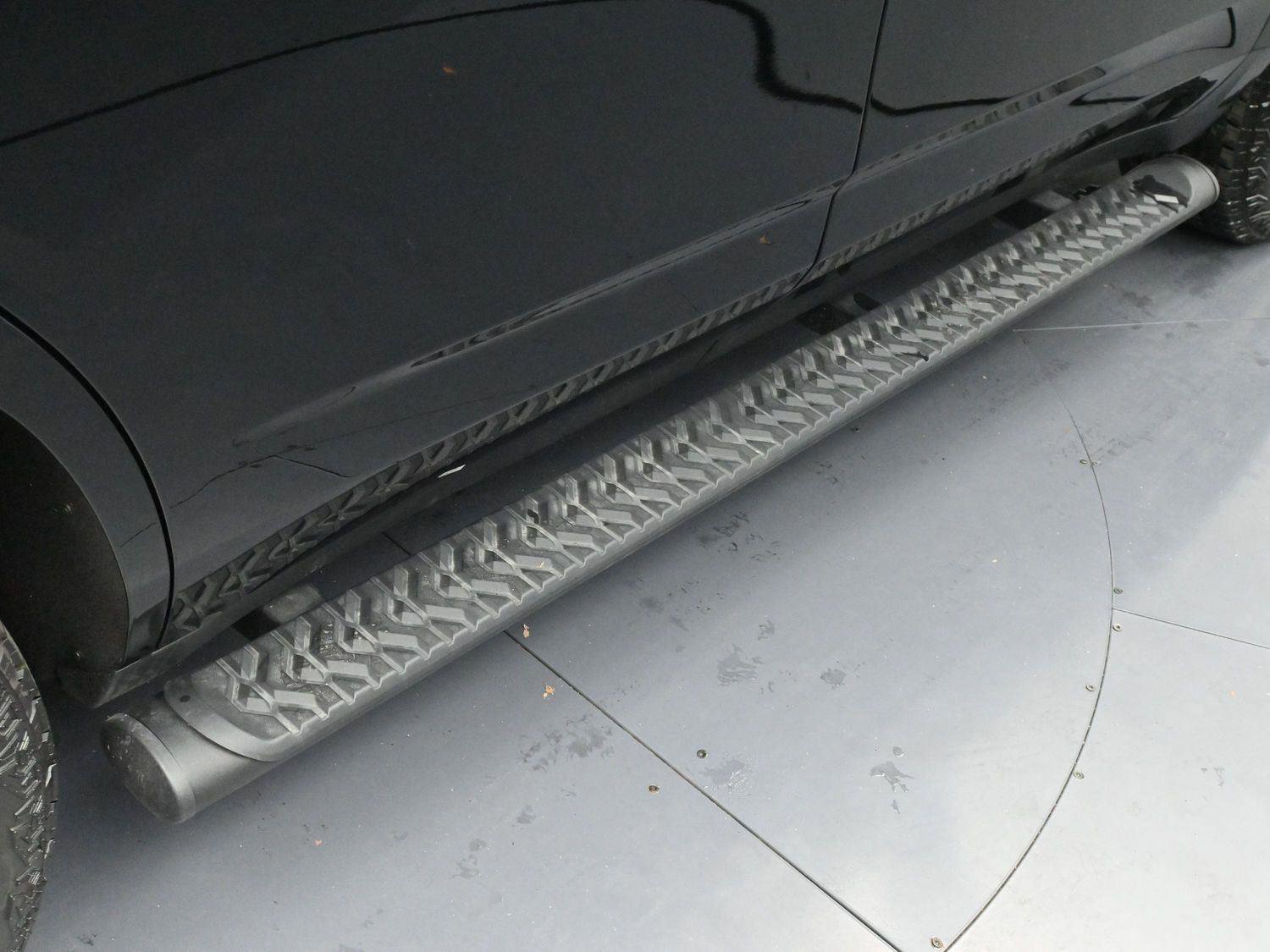 Used 2025 Chevrolet Tahoe Z71 w/ Z71 Off-Road Package image 9