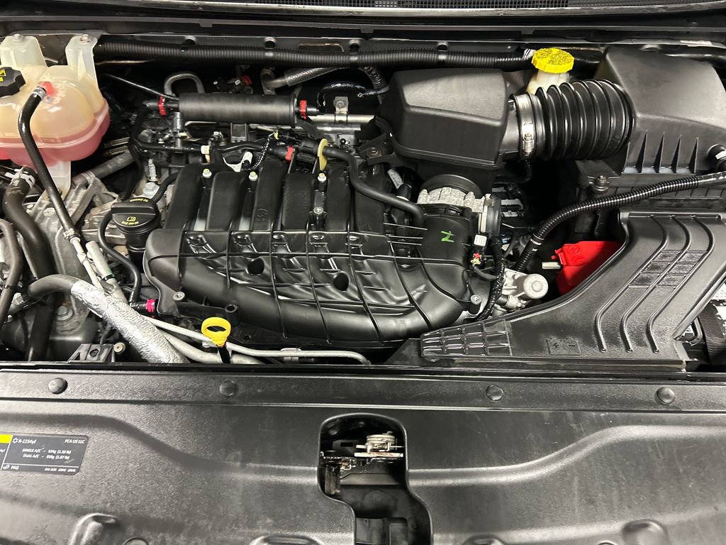 Used 2018 Chrysler Pacifica L image 25