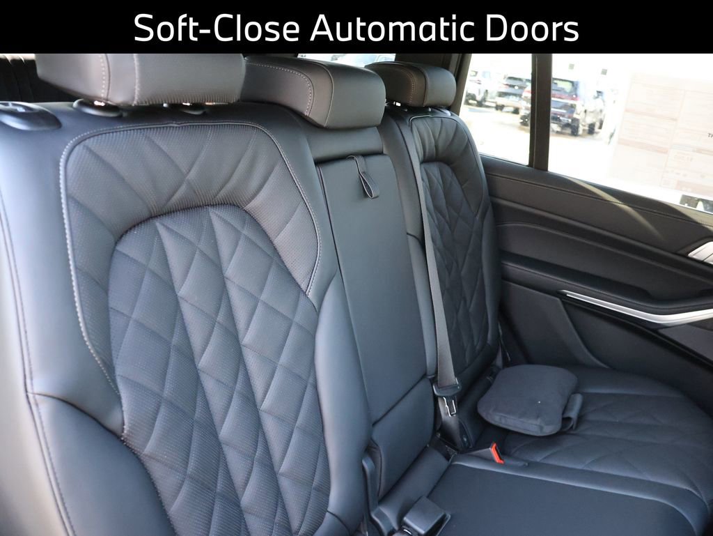 New 2026 BMW X7 xDrive40i w/ Executive Package image 16