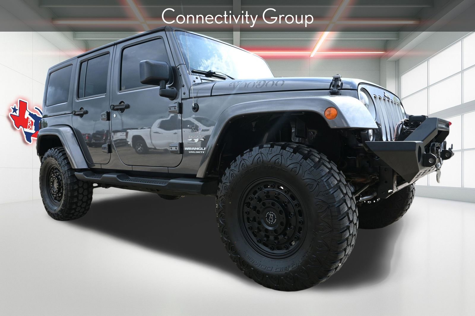 Used 2016 Jeep Wrangler Unlimited Sahara w/ Connectivity Group image 4