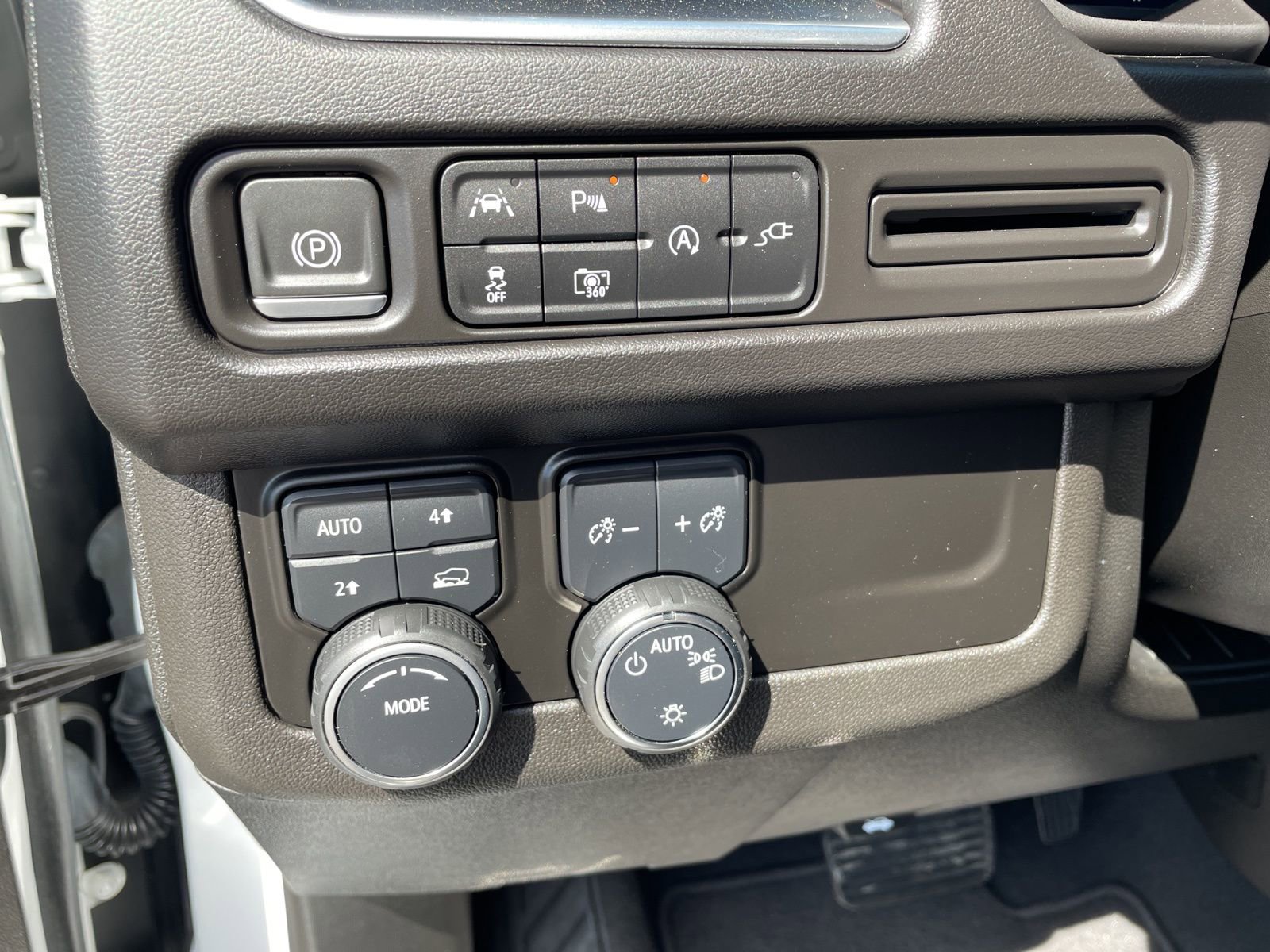 Used 2022 Chevrolet Tahoe RST w/ Sport Performance Package image 23