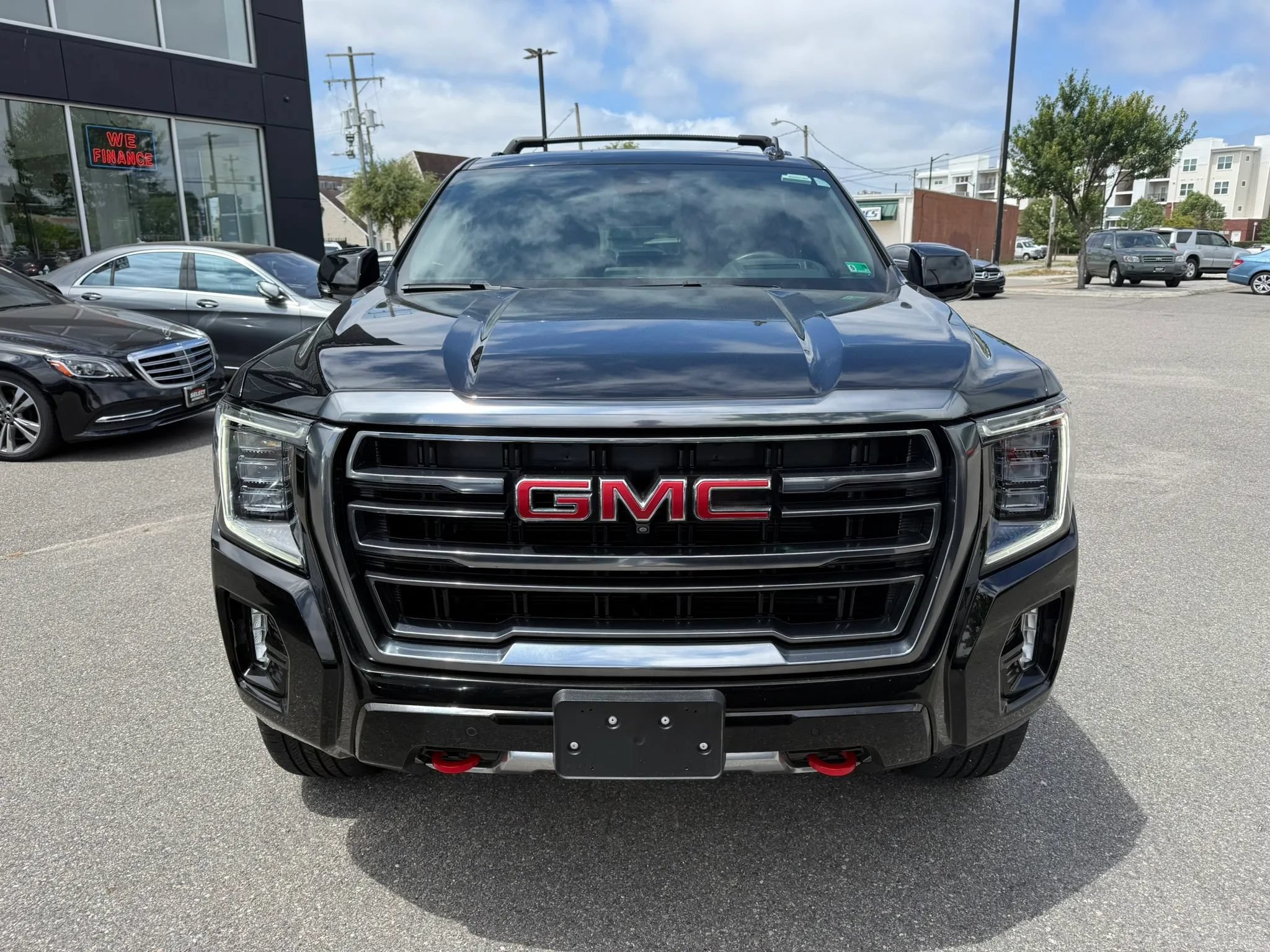 Used 2023 GMC Yukon XL AT4 w/ AT4 Premium Package AWD/4WD image 6