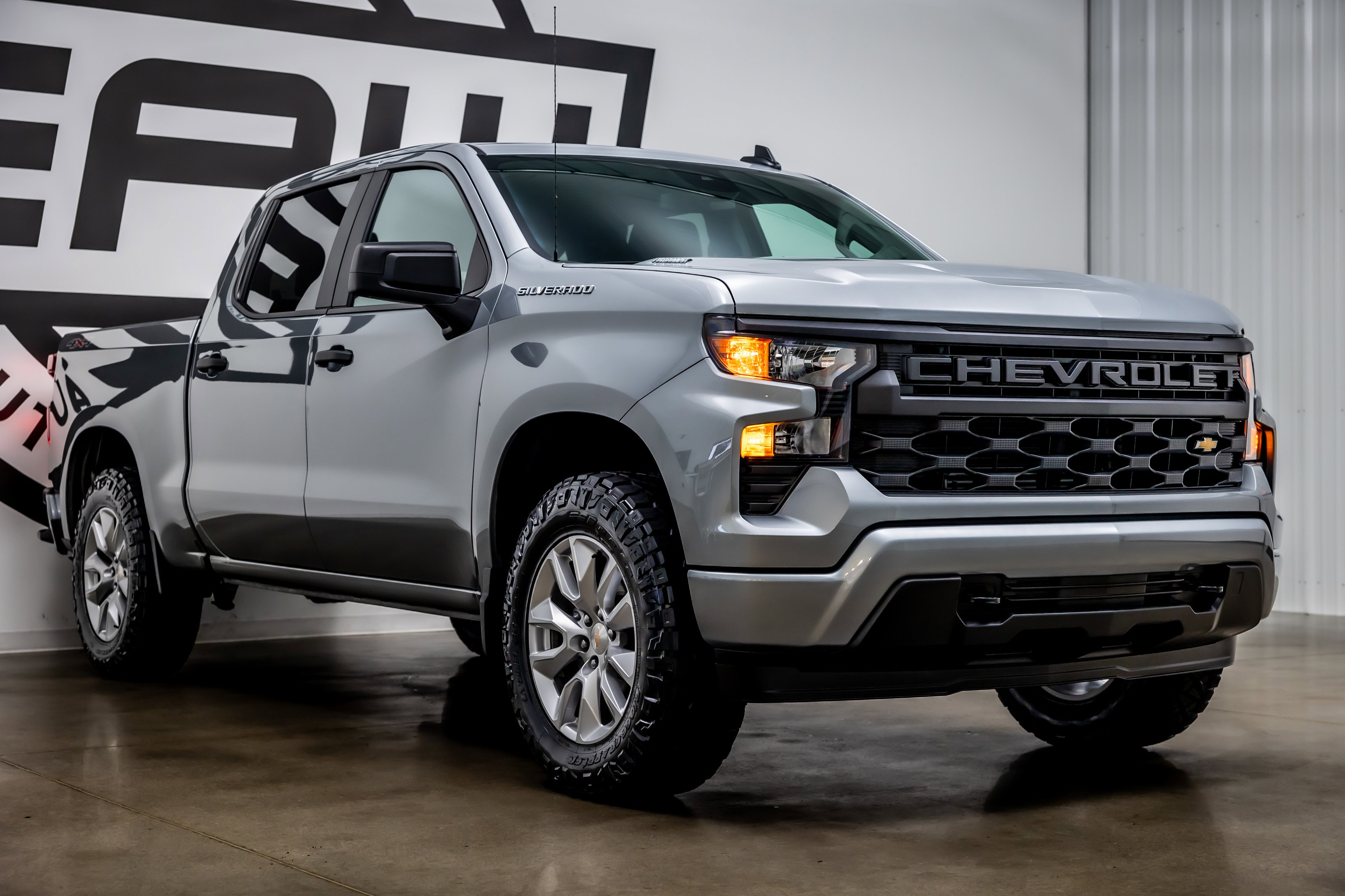 Used 2025 Chevrolet Silverado 1500 Custom image 28