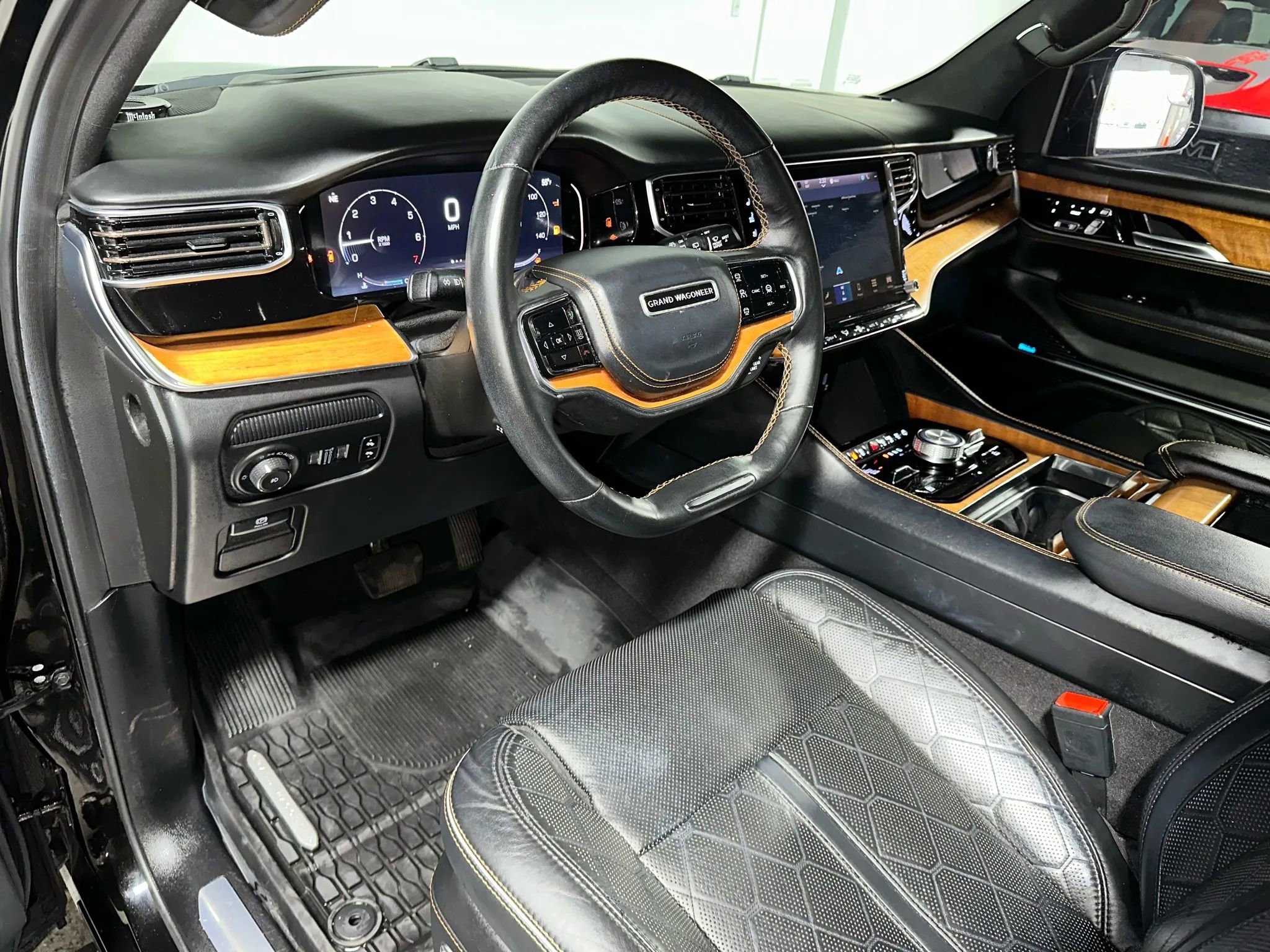 Used 2022 Jeep Grand Wagoneer Series III image 11