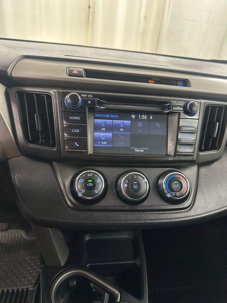 Used 2016 Toyota RAV4 LE AWD/4WD image 20