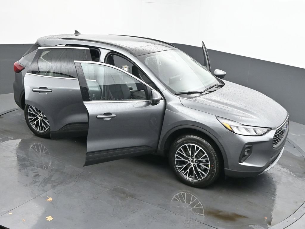 New 2026 Ford Escape SE w/ Class II Trailer Tow Package image 61