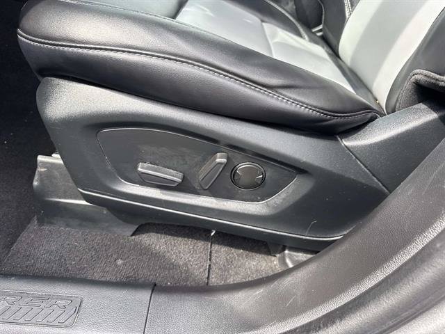 Certified 2023 Ford Explorer XLT w/ Equipment Group 202A AWD/4WD image 33