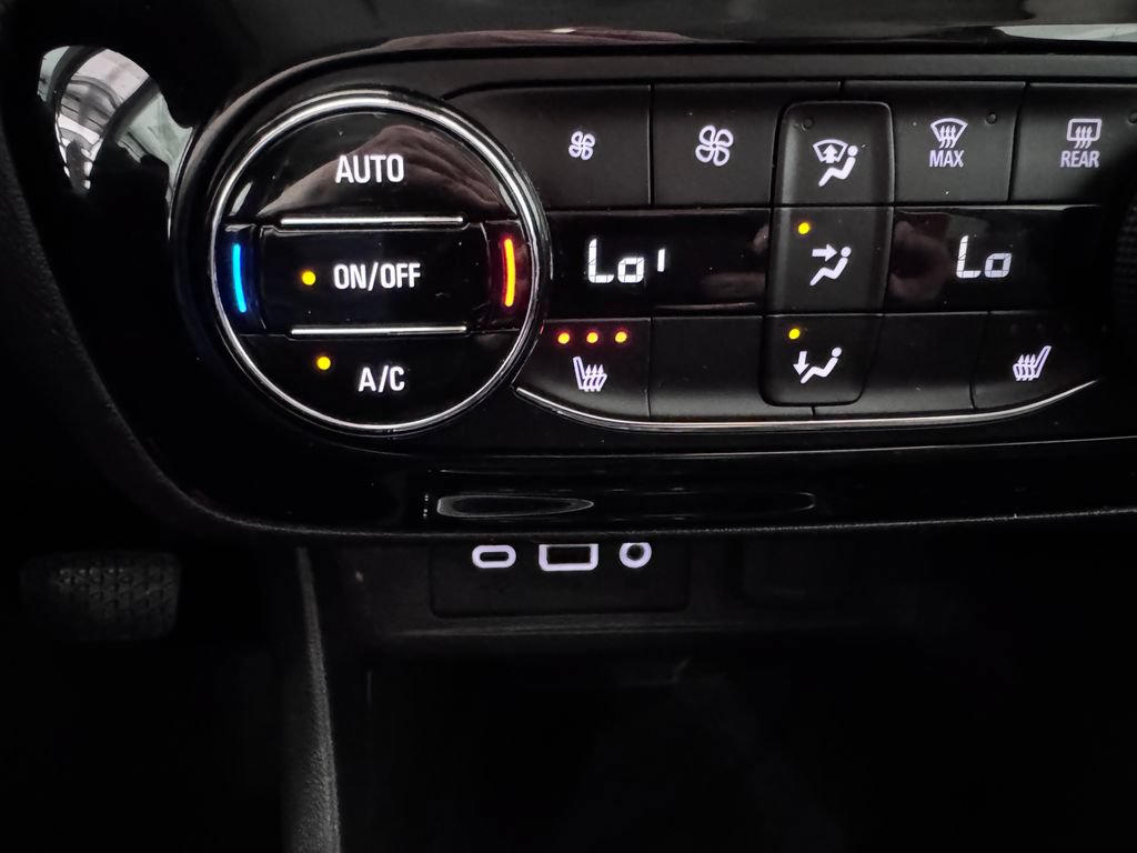 Used 2020 Buick Encore GX Select w/ Sport Touring Package AWD/4WD image 22