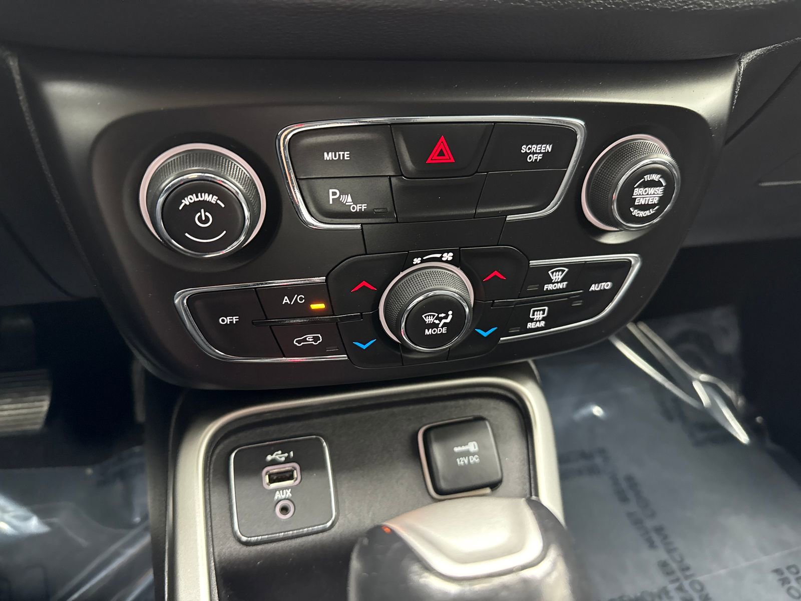 Used 2019 Jeep Compass Latitude w/ Safety & Security Group FWD image 30
