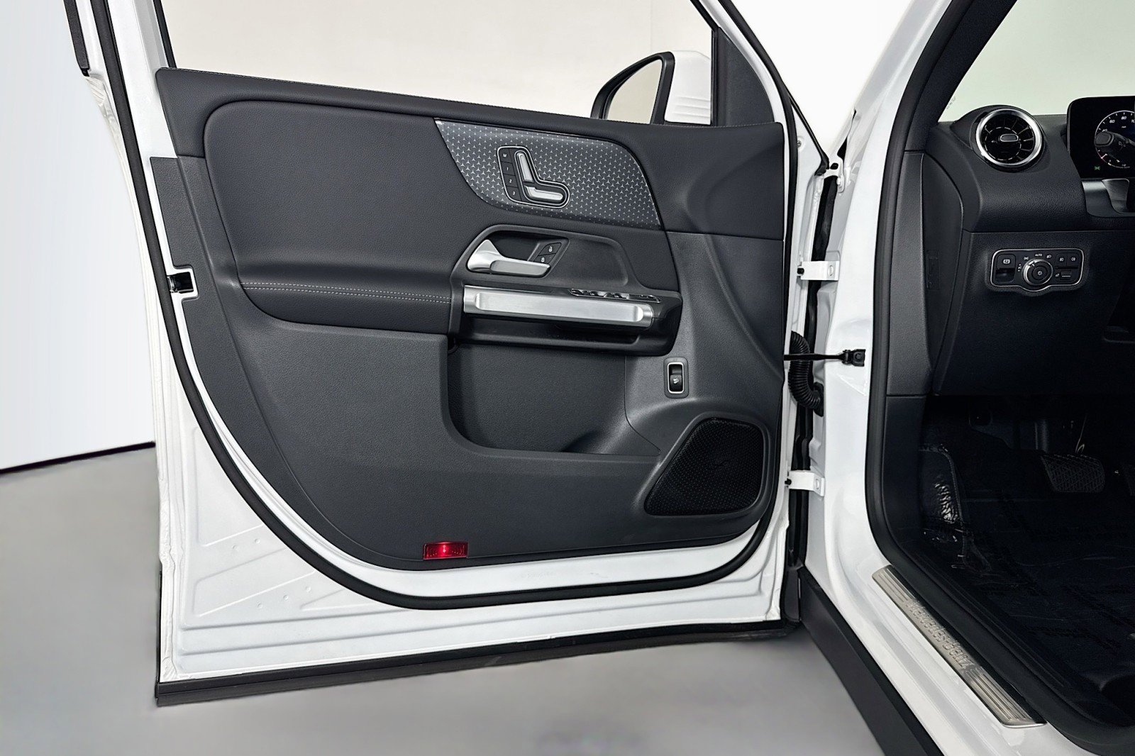 New 2026 Mercedes-Benz GLB 250 image 20