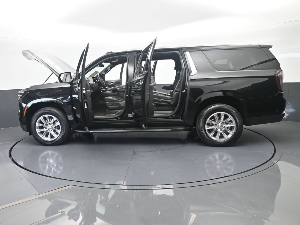 Used 2026 Chevrolet Suburban Premier AWD/4WD image 82