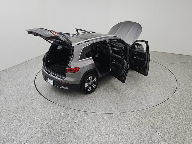 Used 2023 Mercedes-Benz EQB 300 4MATIC image 23