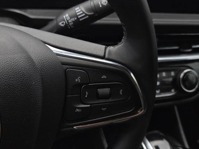 Used 2025 Buick Envista Sport Touring w/ Experience Buick Package FWD image 28