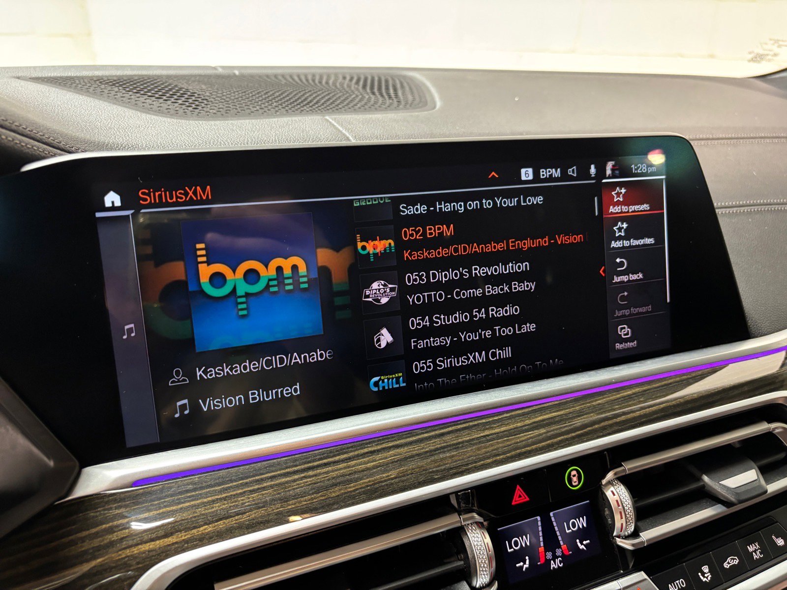 Used 2023 BMW X5 xDrive40i w/ M Sport Package AWD/4WD image 17