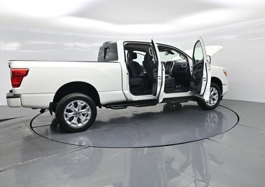 Used 2021 Nissan Titan SV w/ SV Convenience Package image 36