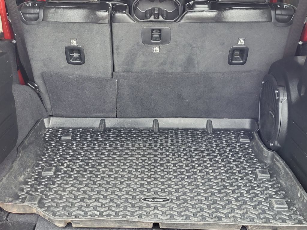 Used 2020 Jeep Wrangler Unlimited Sahara image 21