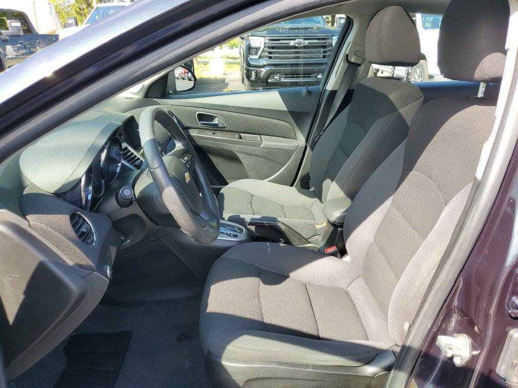 Used 2015 Chevrolet Cruze LT w/ Sun And Sound Package FWD image 5