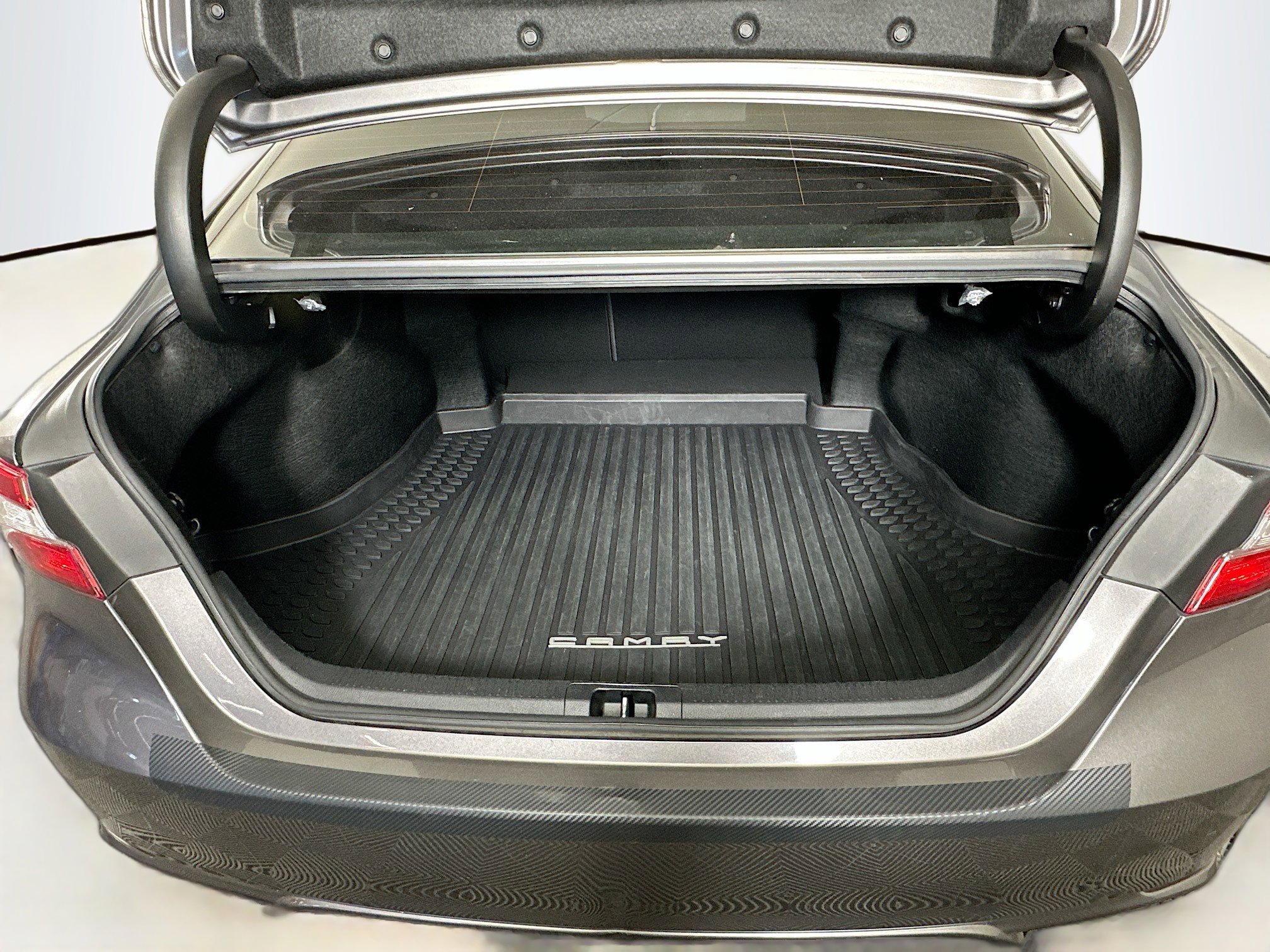 Used 2019 Toyota Camry SE image 26