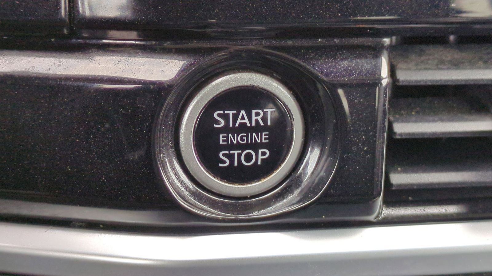 Used 2022 Nissan Pathfinder Platinum w/ Cargo Package image 27