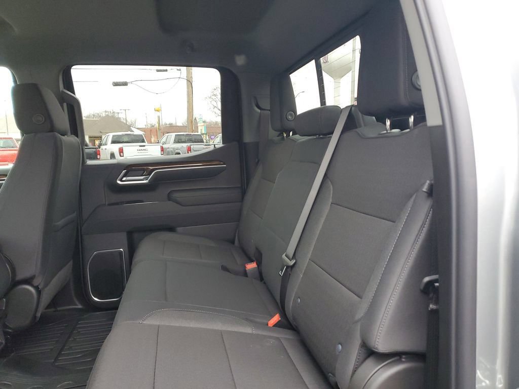 New 2026 GMC Sierra 1500 SLE w/ Preferred Package AWD/4WD image 9