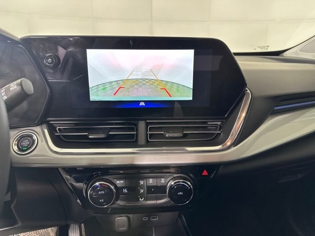Used 2025 Chevrolet Trax LT image 22