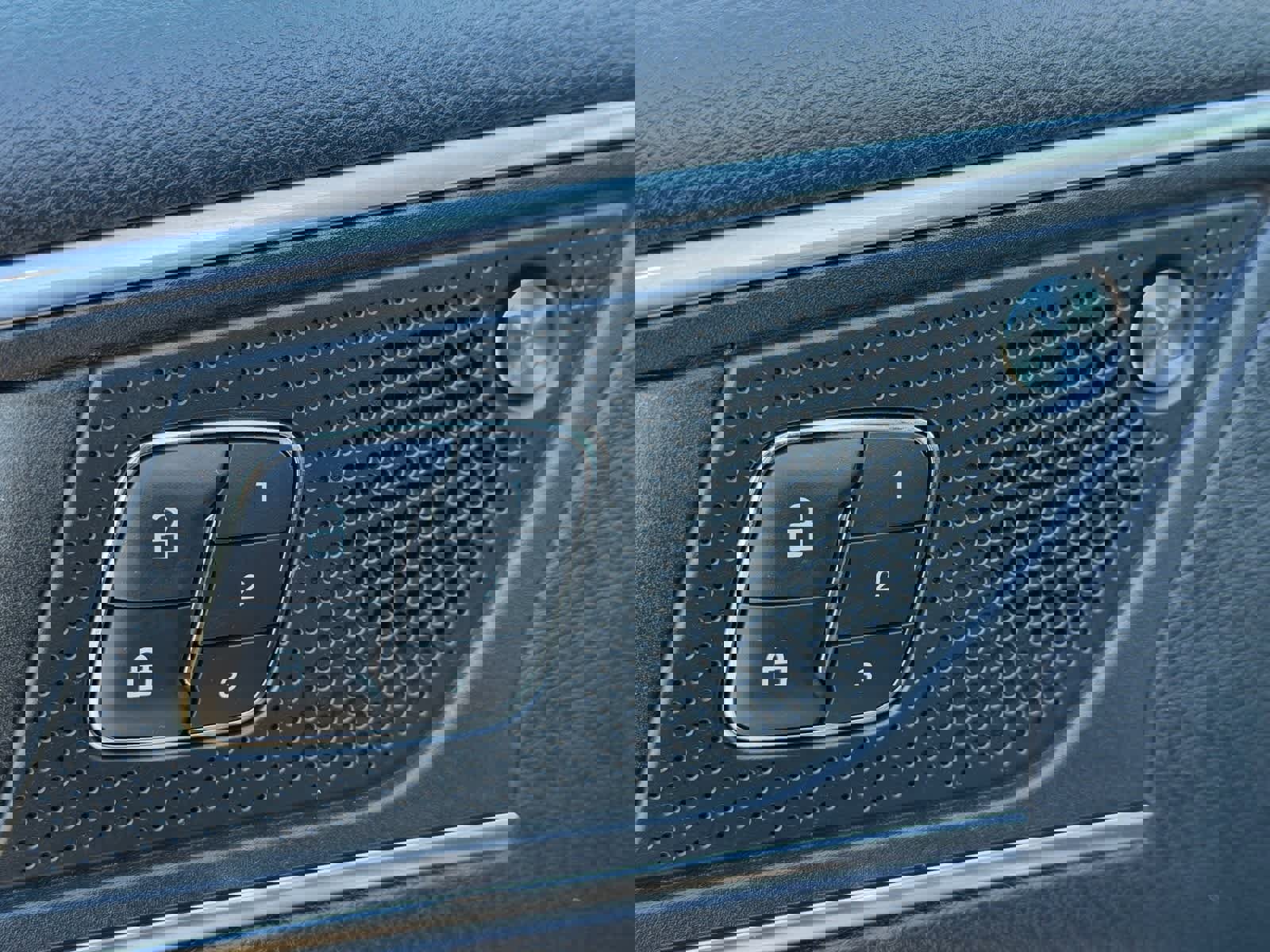 Used 2022 Ford Edge Titanium image 19