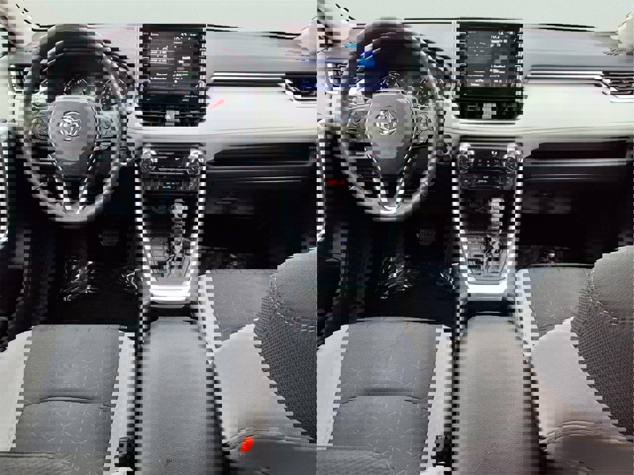 Used 2022 Toyota RAV4 XLE w/ Convenience Package image 13