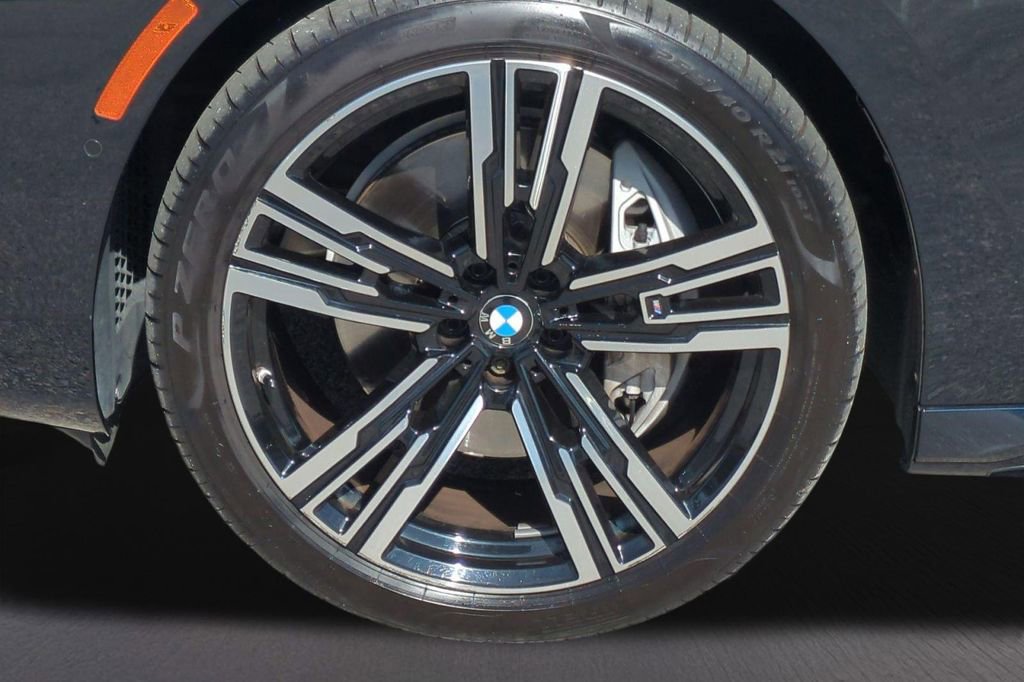 Used 2023 BMW 740i w/ Parking Assistance Package image 20