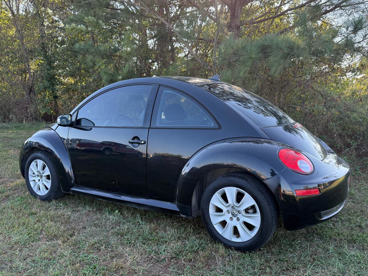 Used 2009 Volkswagen Beetle S image 6