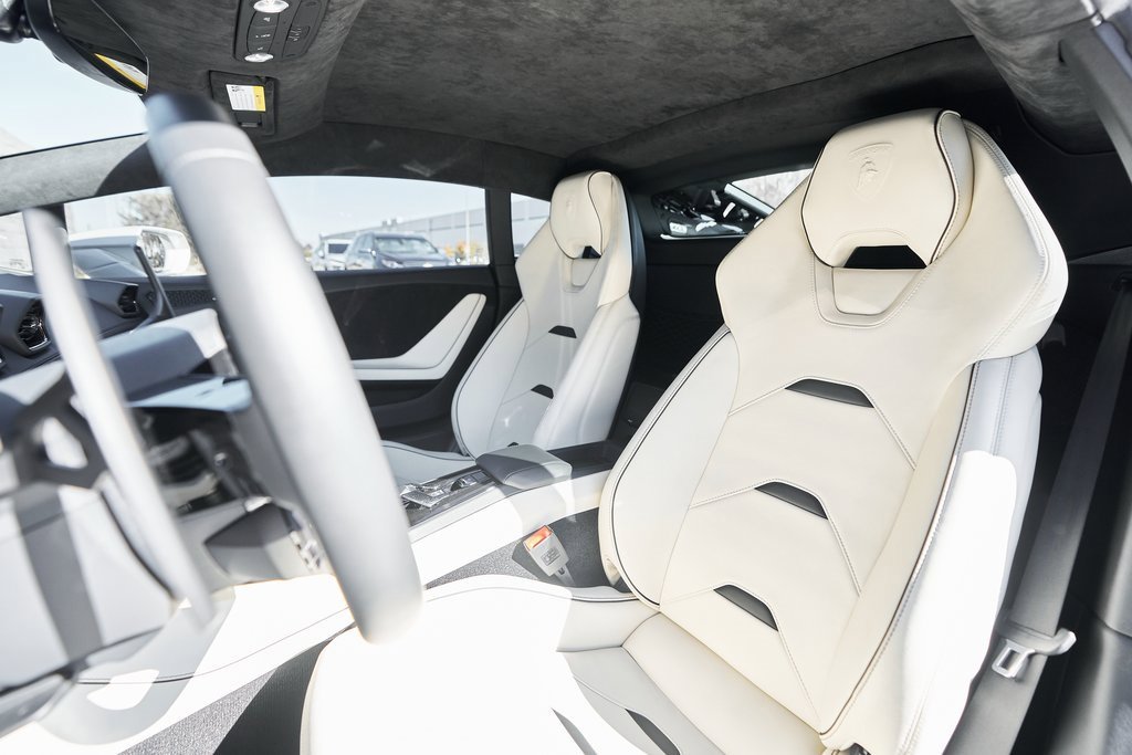 Used 2022 Lamborghini Huracan EVO image 41
