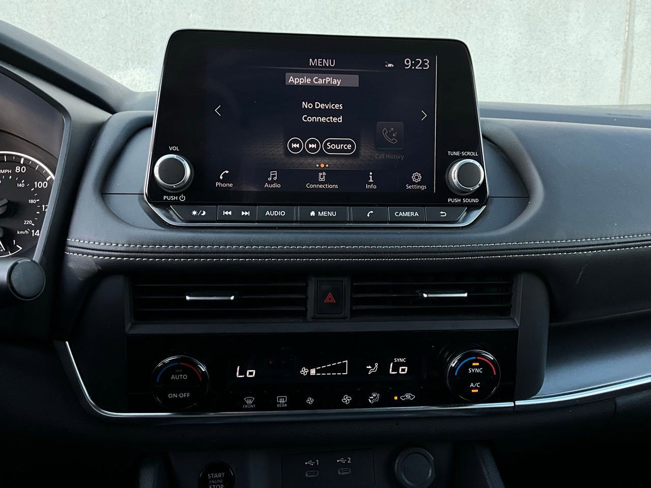 Used 2025 Nissan Rogue SV image 27