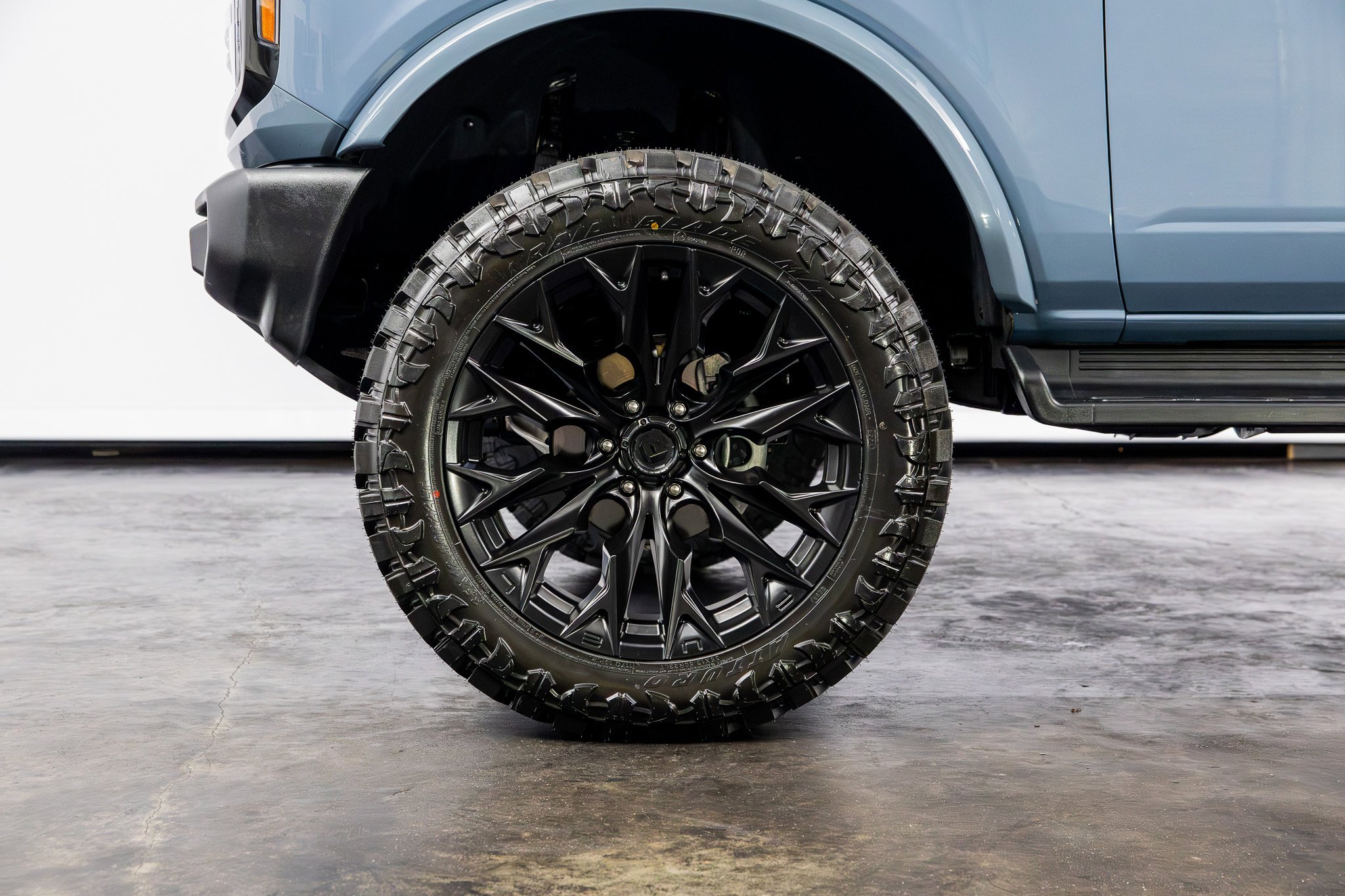Used 2025 Ford Bronco Outer Banks AWD/4WD image 11