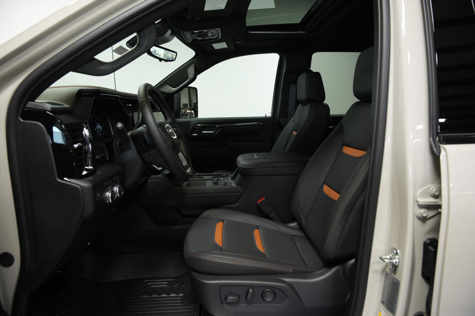 New 2026 GMC Sierra 2500 AT4 w/ AT4 Premium Plus Package AWD/4WD image 28