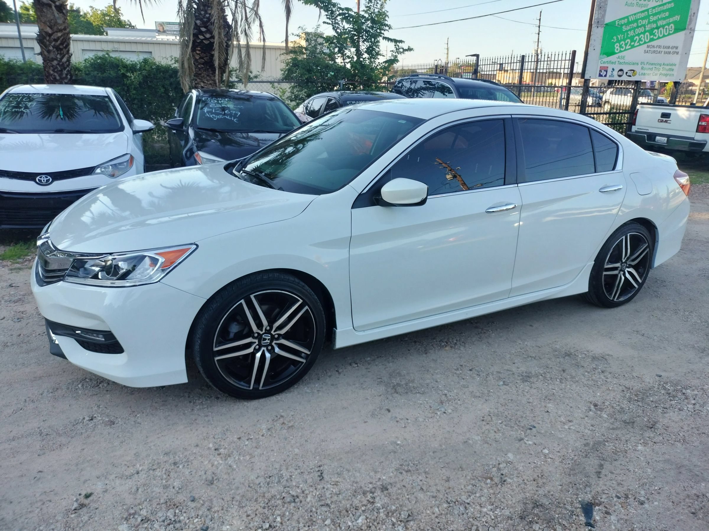 Used 2017 Honda Accord Sport image 2