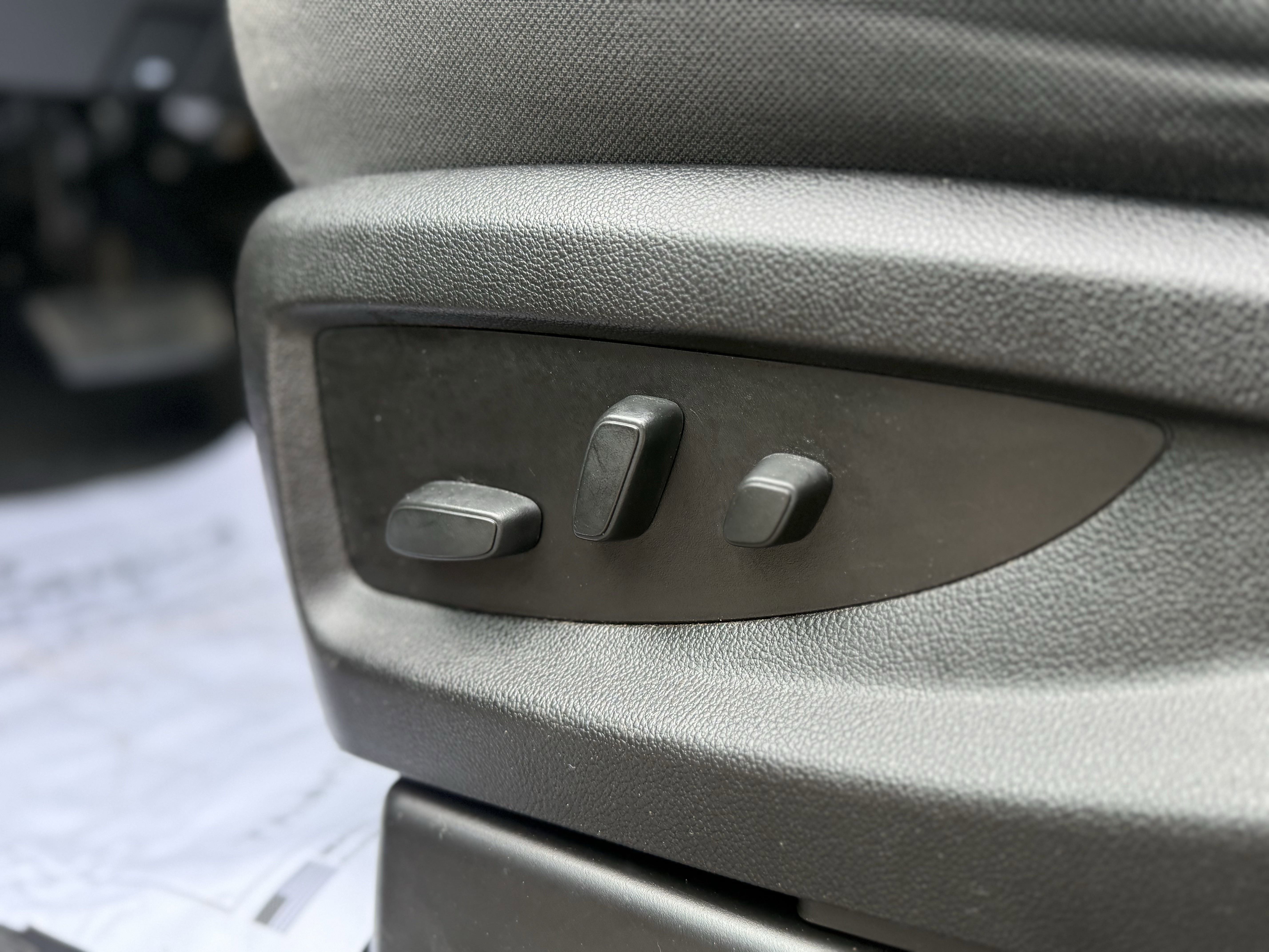 Used 2018 Chevrolet Silverado 1500 LT w/ All Star Edition image 24