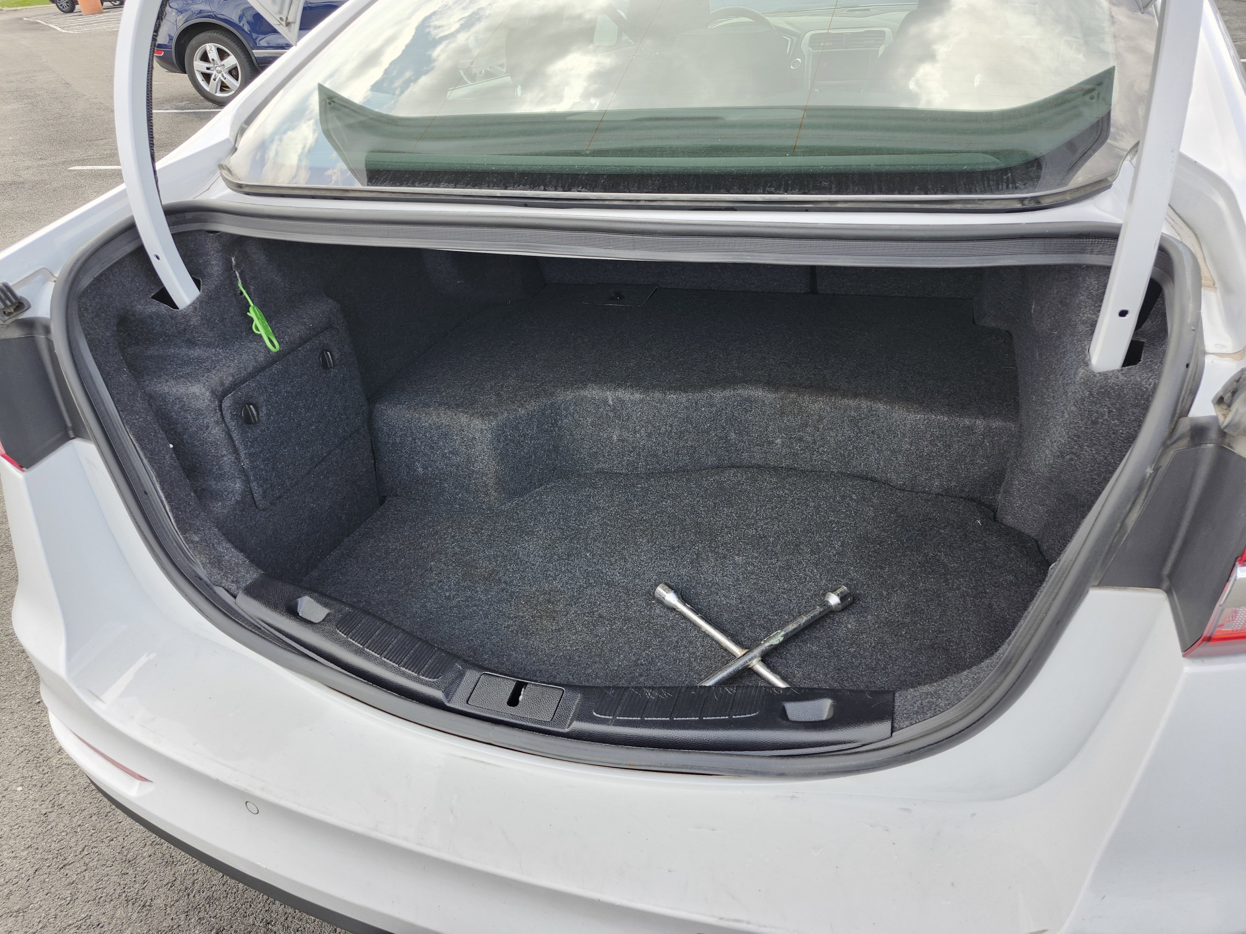 Used 2020 Ford Fusion SE FWD image 23